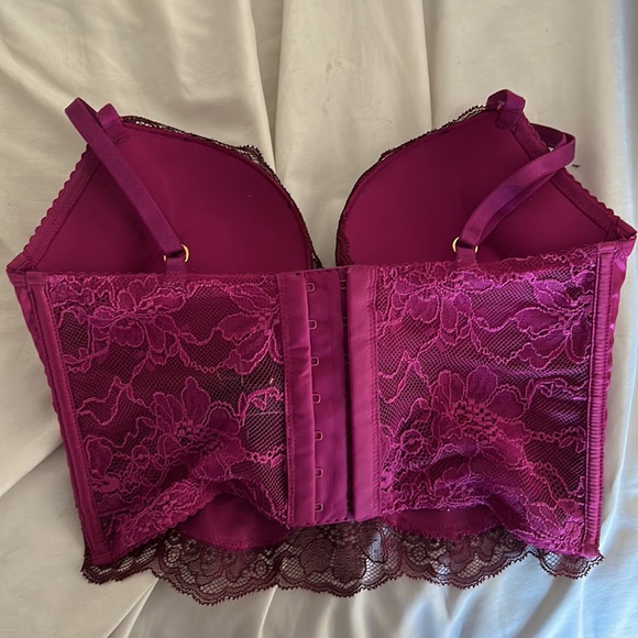 Victoria’s Secret bombshell top - Picture 2 of 3